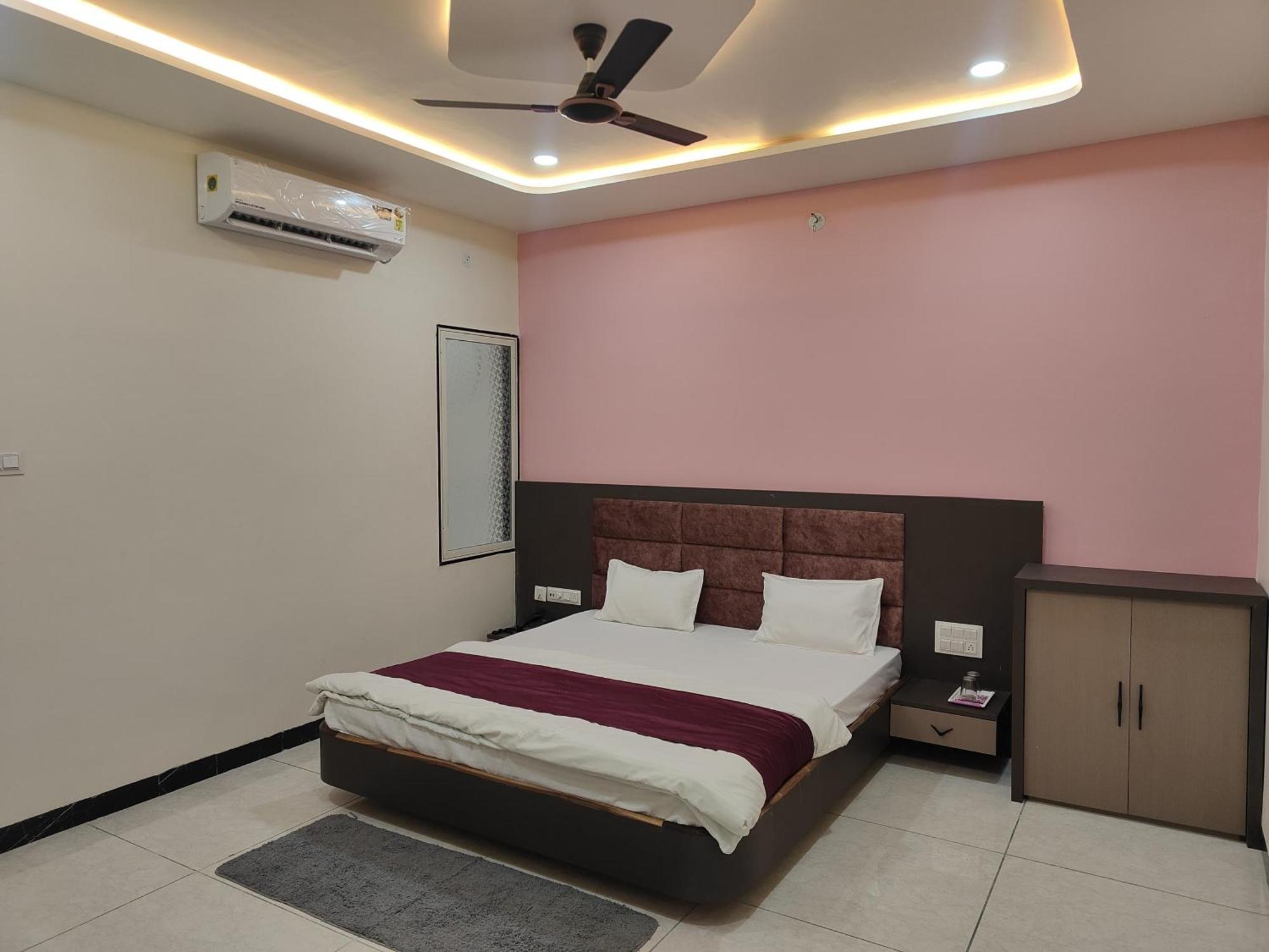 Yashomati Hotel Maheshwar Exterior photo