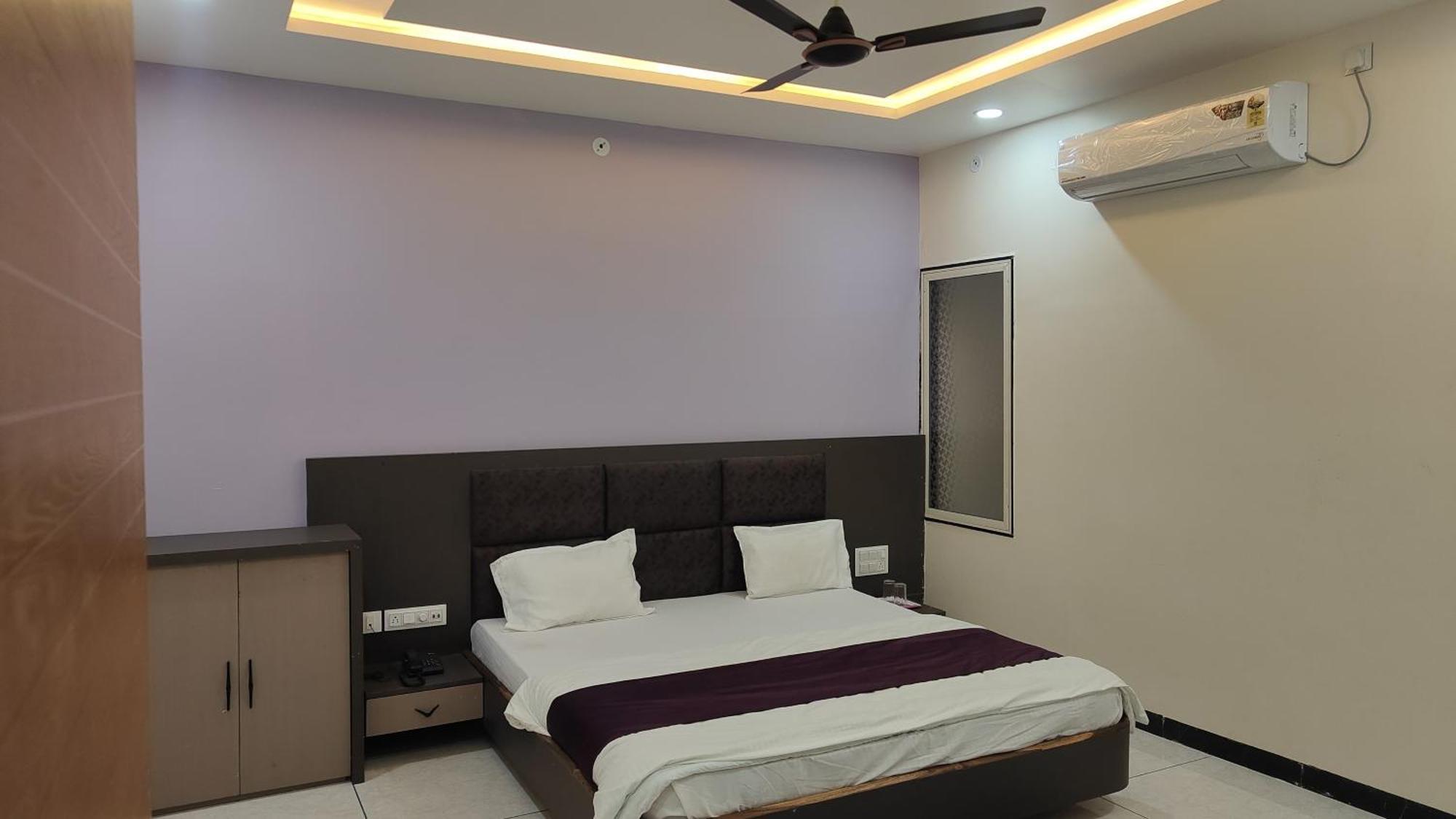Yashomati Hotel Maheshwar Exterior photo